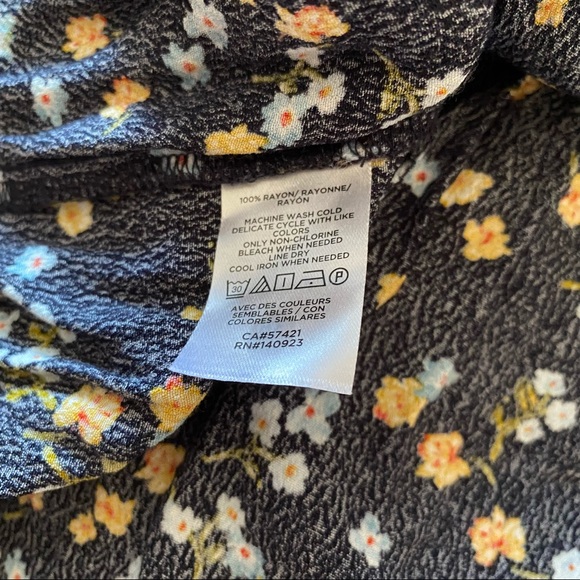 LOFT Navy Floral Faux Wrap 3/4 Sleeve Peplum Top - Picture 5 of 5